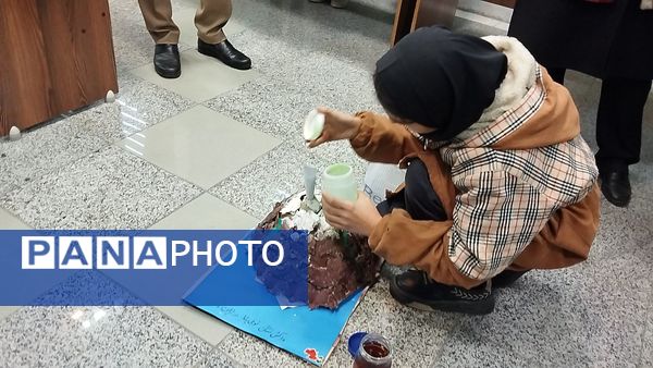 نمایشگاه دست‌سازه در دبیرستان ذبیح الله هوشیار