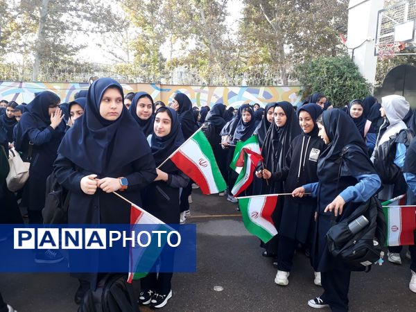 طلوعی تازه برای دانش‌آموزان دبیرستان مصلی نژاد حضرت زهرا در اول مهر