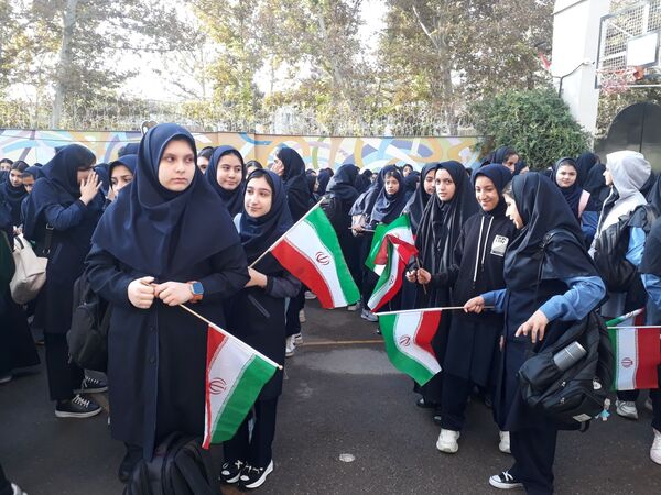 طلوعی تازه برای دانش‌آموزان دبیرستان مصلی نژاد حضرت زهرا در اول مهر