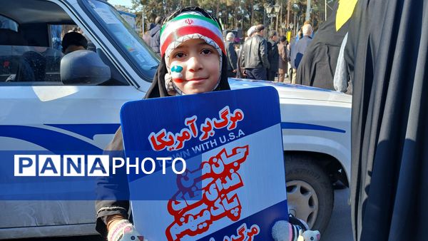 حضور پر شور مردم ساوه در یوم الله ۲۲ بهمن