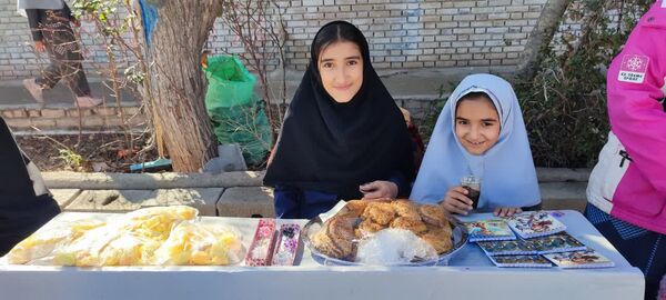 بازارچه مدرسه شهید نجفی فدافن کاشمر