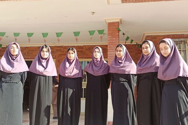 برگزاری برنامه های شاد و متنوع به مناسبت هفته تربیت بدنی در دبیرستان فضیلت شاهد