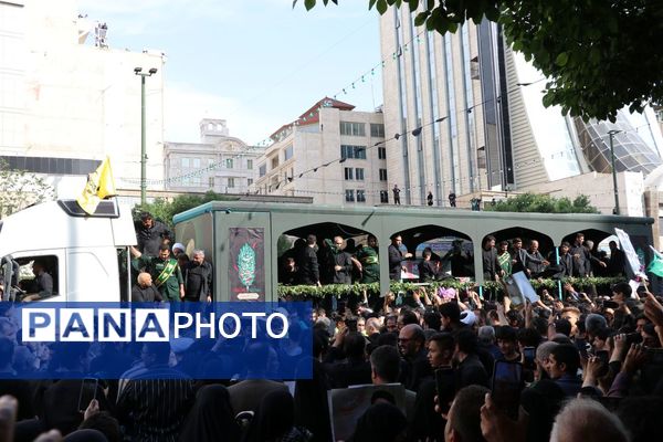 وداع تاریخی مشهدی‌ها با خادم‌الرضا؛ شهید جمهور