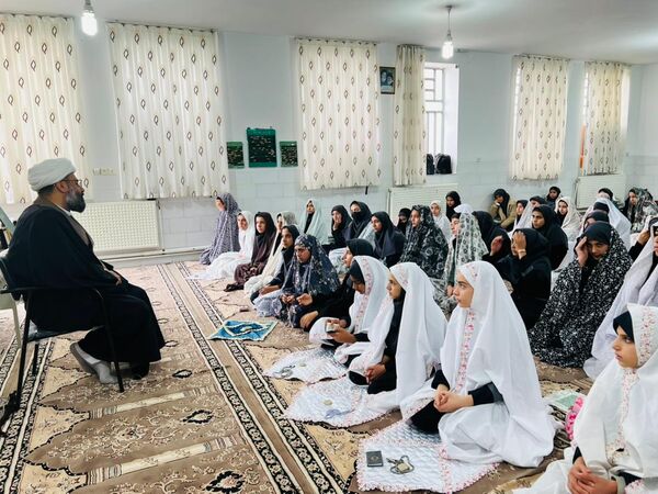 آیین تجلیل از برگزیدگان مسابقات قرآنی، فرهنگی و هنری در خاتم