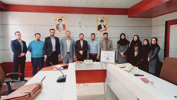 تقدیر از دانش‌آموزان برگزیده علمی‌پژوهشی در اداره آموزش و پرورش شهرستان ملارد