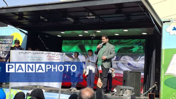 حضور پر شور مردم مشهد در راهپیمایی ۲۲ بهمن