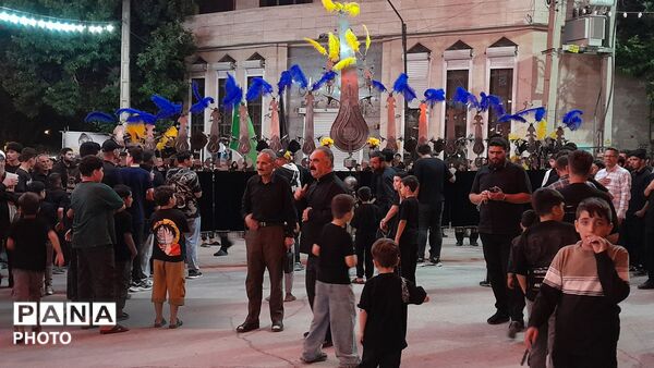 شبی دیگر از مراسم عزاداری شب‌های دهه اول محرم در شهرستان درگزین با حضور هیات عزاداران