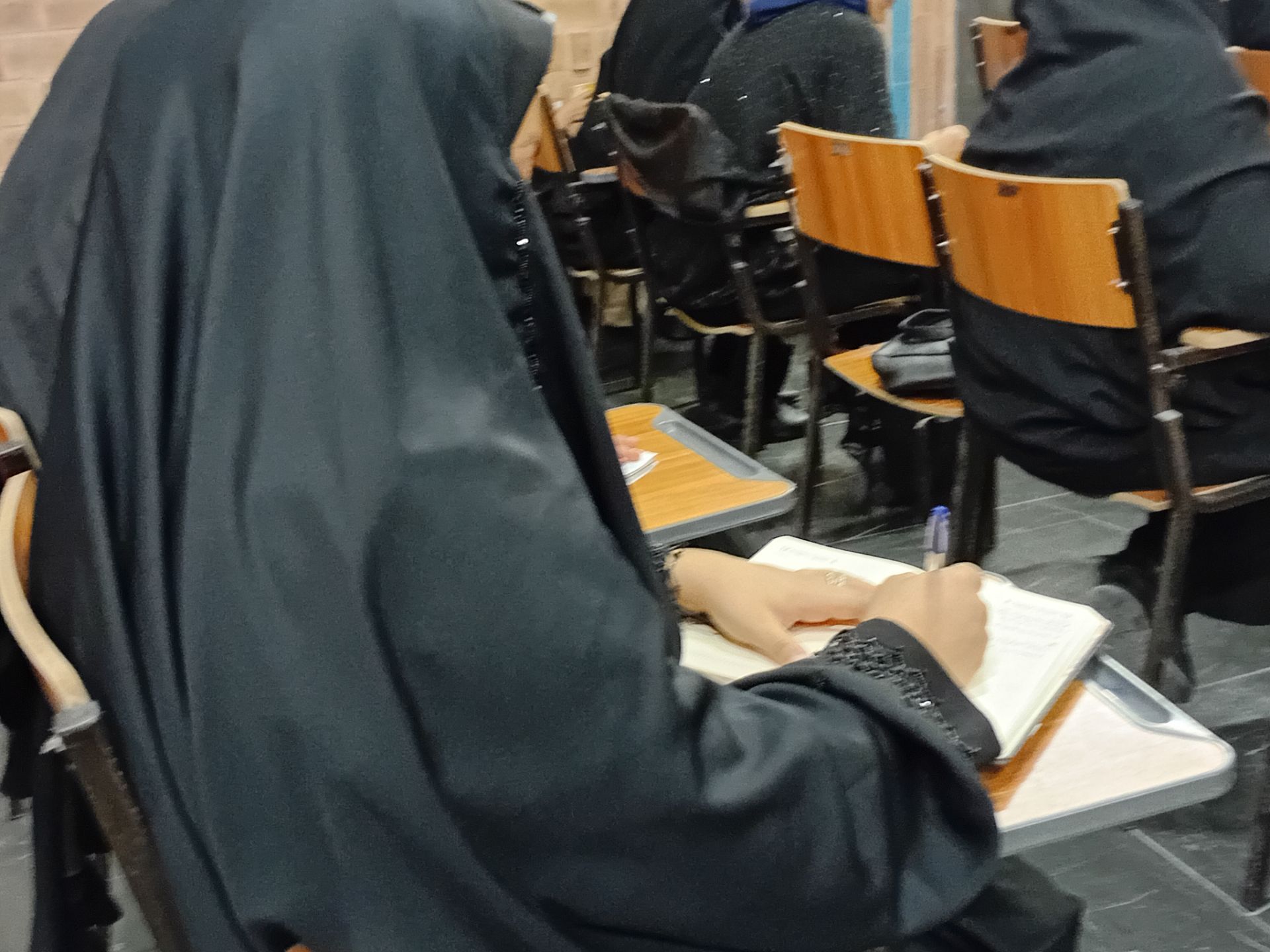 تقویت مهارت‌های تخصصی فرهنگیان مهریز در دبیرستان شکیب