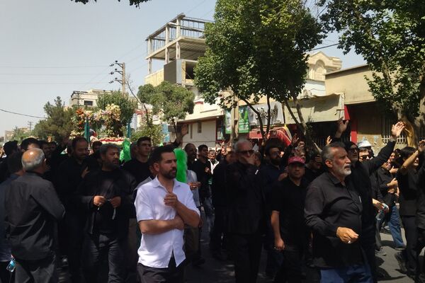 تشییع پیکر شهدای مدافع وطن در شهرک وحدت شهرستان فردیس