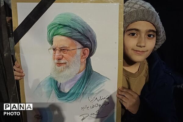 حضور دانش‌آموزان و فرهنگیان فشافویه در آیین‌های شبانه؛ نمایش بصیرت و تجدید میثاق با آرمان‌های شهدا