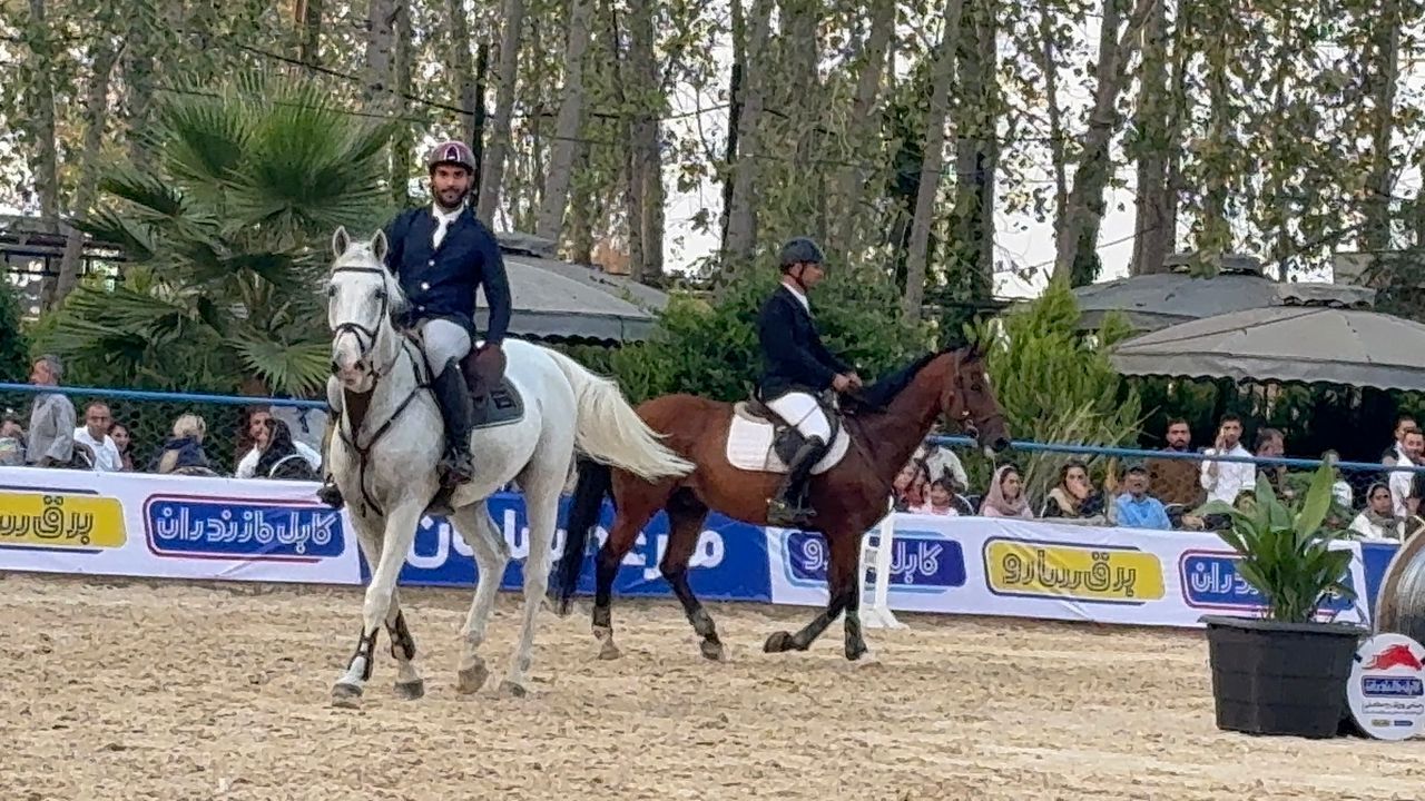 مسابقه کشوری پرش با اسب در مزرعه سامان شهرستان محمودآباد
