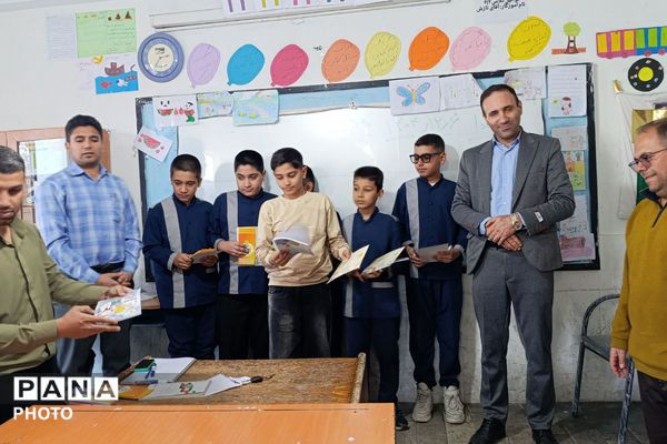 تقدیر از دانش‌آموزان ممتاز دبستان پسرانه شیخ صدوق صباشهر