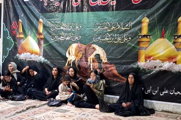 عزاداری سالار شهیدان شب سوم محرم در دبیرستان شهید دستغیب ناحیه۳ شیراز 