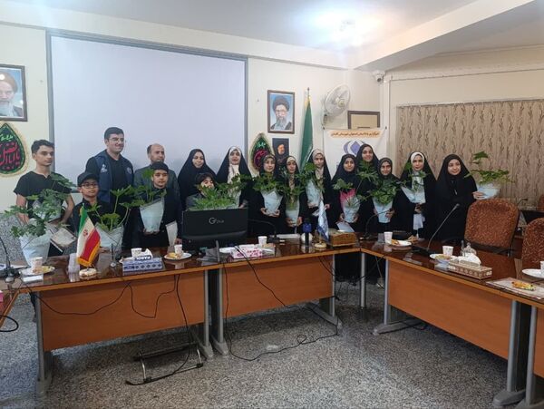 تجلیل از دانش‌آموز خبرنگاران پانا کاشان