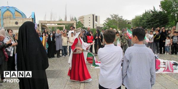 کوله صورتی شهدای میناب؛ روایتی از مقاومت در همدان