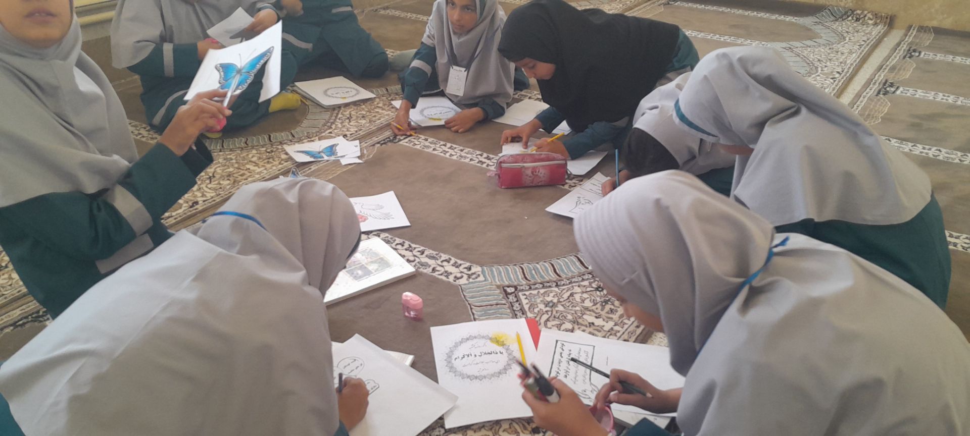 آماده‌سازی نمازخانه آموزشگاه زهرا عبداللهیان ارغا 