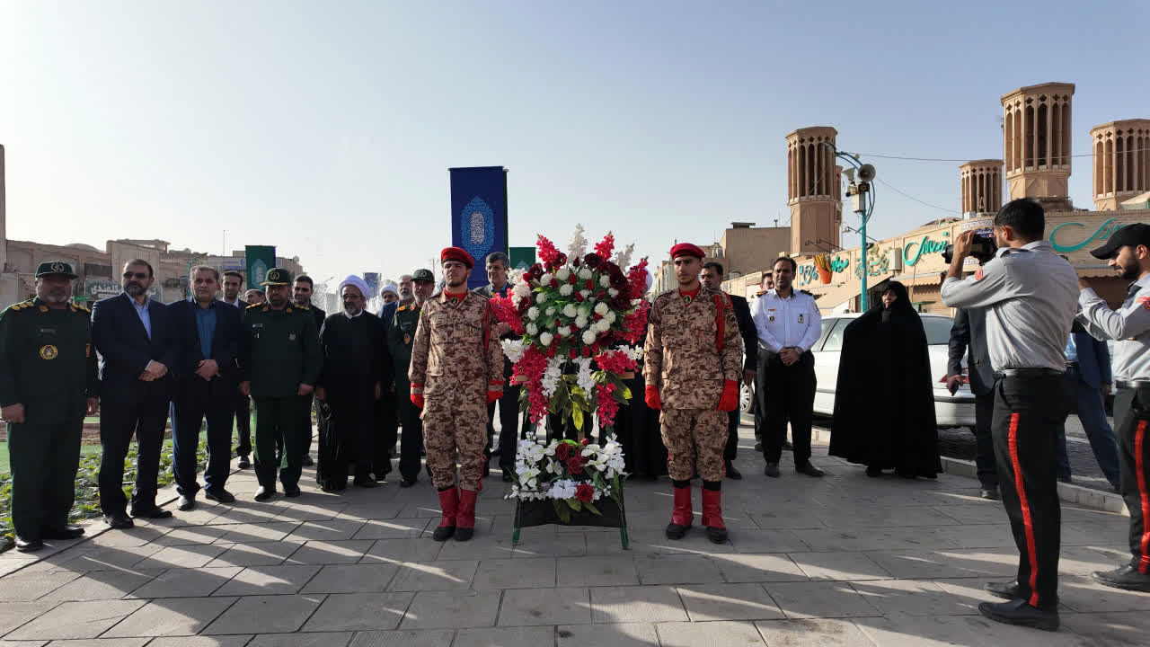 عطر افشانی گلزار شهدا؛ تجدید پیمان با آسمان در یزد