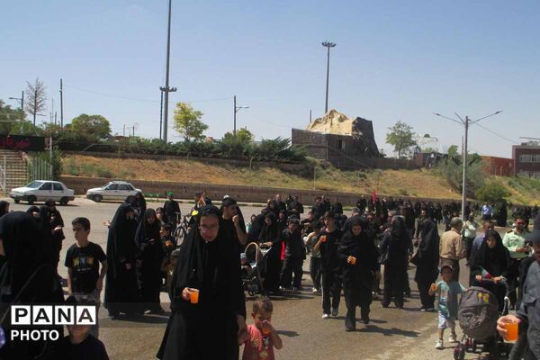 جاماندگان از قافله عشق؛ راهپیمایی اربعین حسینی در اسفراین 