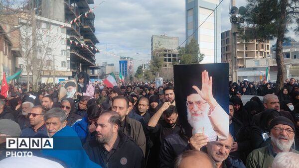 حضور پرشور البرزی‌ها در سوگواری امام خامنه‌ای(قدس‌سره) 