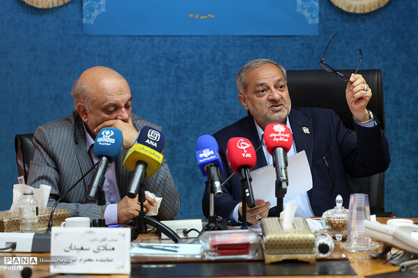 نشست مشترک وزیر آموزش و پرورش با اعضای کمیسیون آموزش، تحقیقات و فناوری مجلس شورای اسلامی