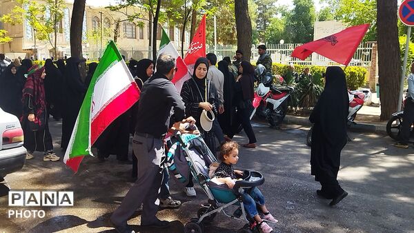عاشقان حسینی ( ع) به یاد پیاده روی اربعین در نیشابور پیاده روی کردند-۲