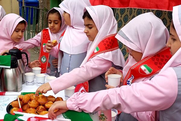 جشن نیمه شعبان و فجر با شور پیشتازان در مدرسه شهید جواد سرافراز
