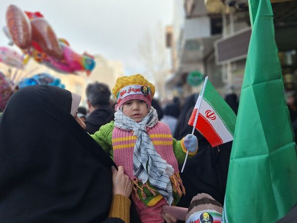 راهپیمایی ۲۲بهمن در شهرستان کاشمر با حضور پر رنگ مردم برگزار شد 