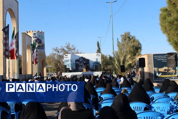 مثل نخل‌هایمان استوار ماندیم 