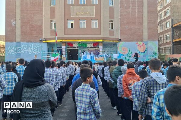 توزیع شیر رایگان در دبستان علی‌اکبر طالبی شهرری