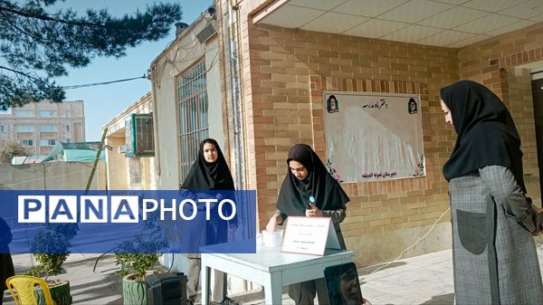 اجرای آزمایشات جذاب علوم در کاشمر