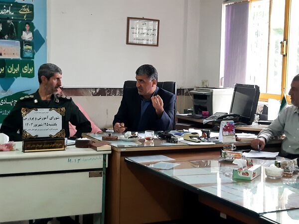 برگزاری نشست شورای آموزش و پرورش در عباس‌آباد 