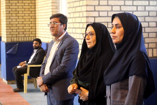 آیین سپاس معلم در دبستان دخترانه شهید باهنر بوشهر