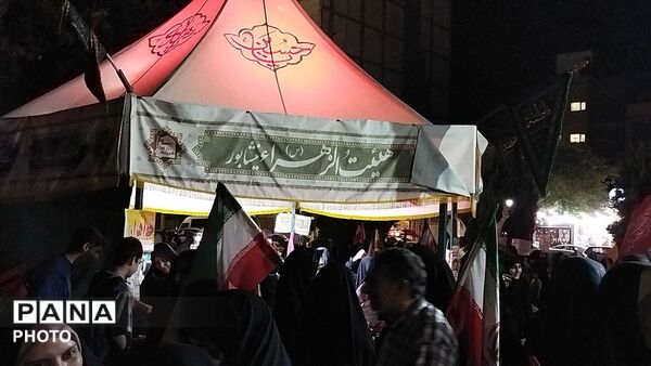 گذری بر فعالیت چایخانه هیئت الزهرا در دویست و دومین شب از اجتماعات مردمی بلوار فضل نیشابور 