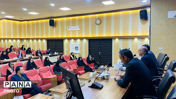  دیدار صمیمانه خبرنگاران پانا دانش‌آموزان دختر با فرماندار و مدیر آموزش و پرورش 