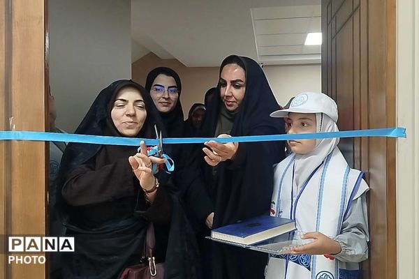گامی در جهت ارتقای سلامت مدارس قدس؛ تجهیز و بهره‌برداری از اتاق بهداشت آموزشگاه اسماعیل‌منش ۲