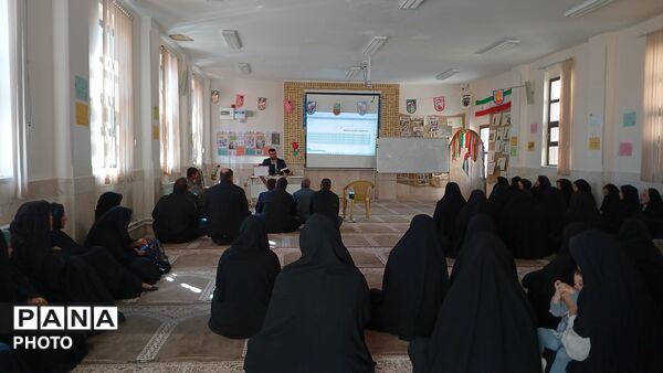 جلسه‌‌ اولیا دانش آموزان دبیرستان شهید سلیمانی بن 