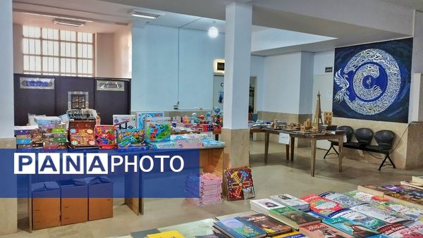  برگزاری نمایشگاه کتاب در فرهنگسرای ملاصدرا شهرستان اشتهارد 