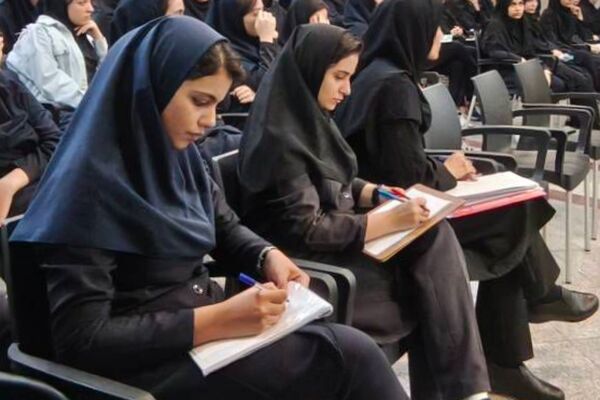 برگزاری کارگاه مشاوره به‌مناسبت هفته سلامت روان در ناحیه 2 شهرری 