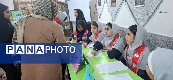 جلسه انجمن اولیاء ومربیان دبستان نیایش