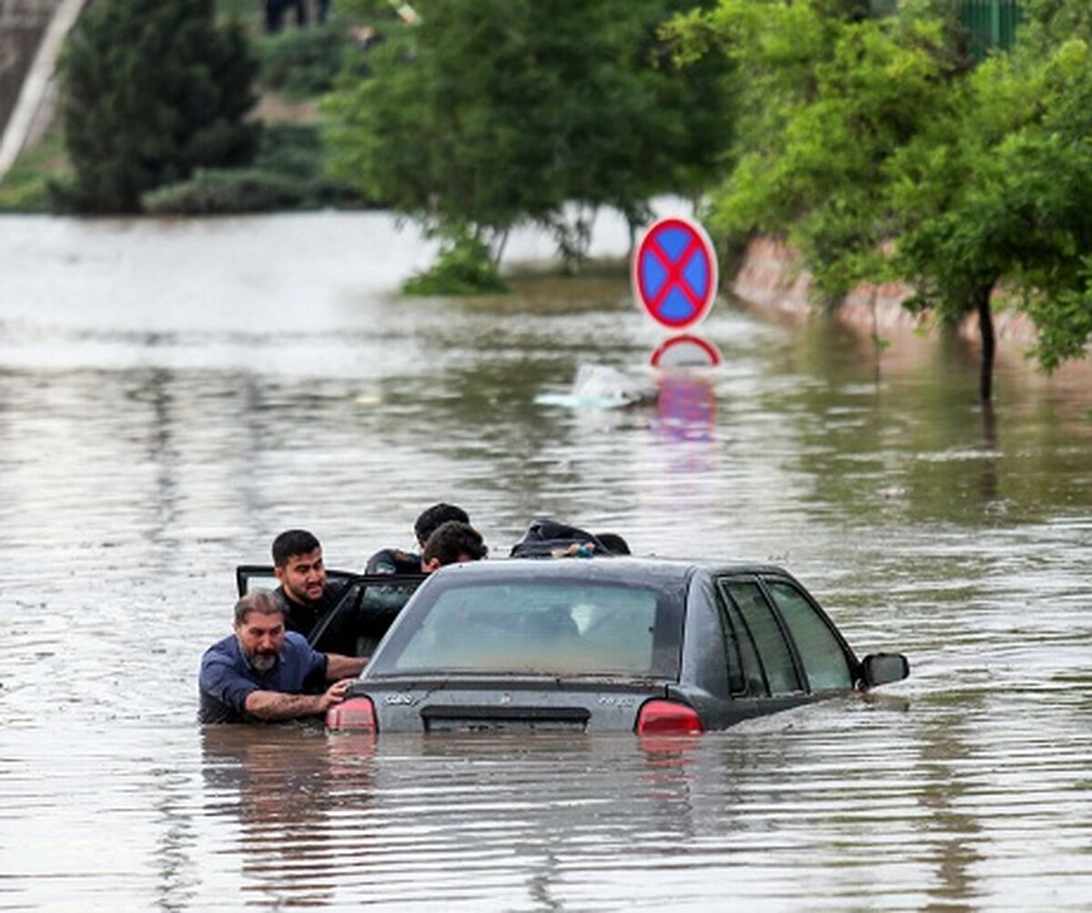 وزیر بهداشت پیگیر وضعیت خدمات‌رسانی به سیل‌زدگان مشهد شد