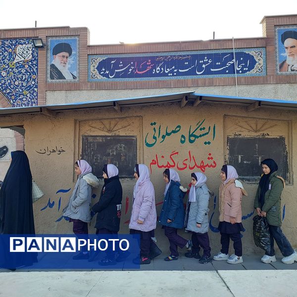 زیارت شهدای گمنام به نیابت از شهید سلیمانی