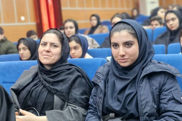 آیین تجلیل و اختتامیه طرح‌های آموزشی معاونت آموزش متوسطه و برگزیدگان رتبه‌های برتر آموزشی در قرچک
