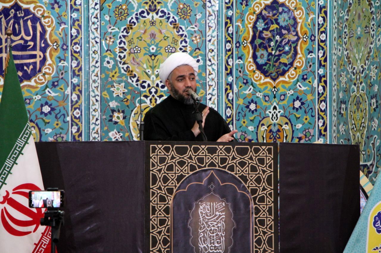 مسئولان پاسخگو و بین مردم باشند 