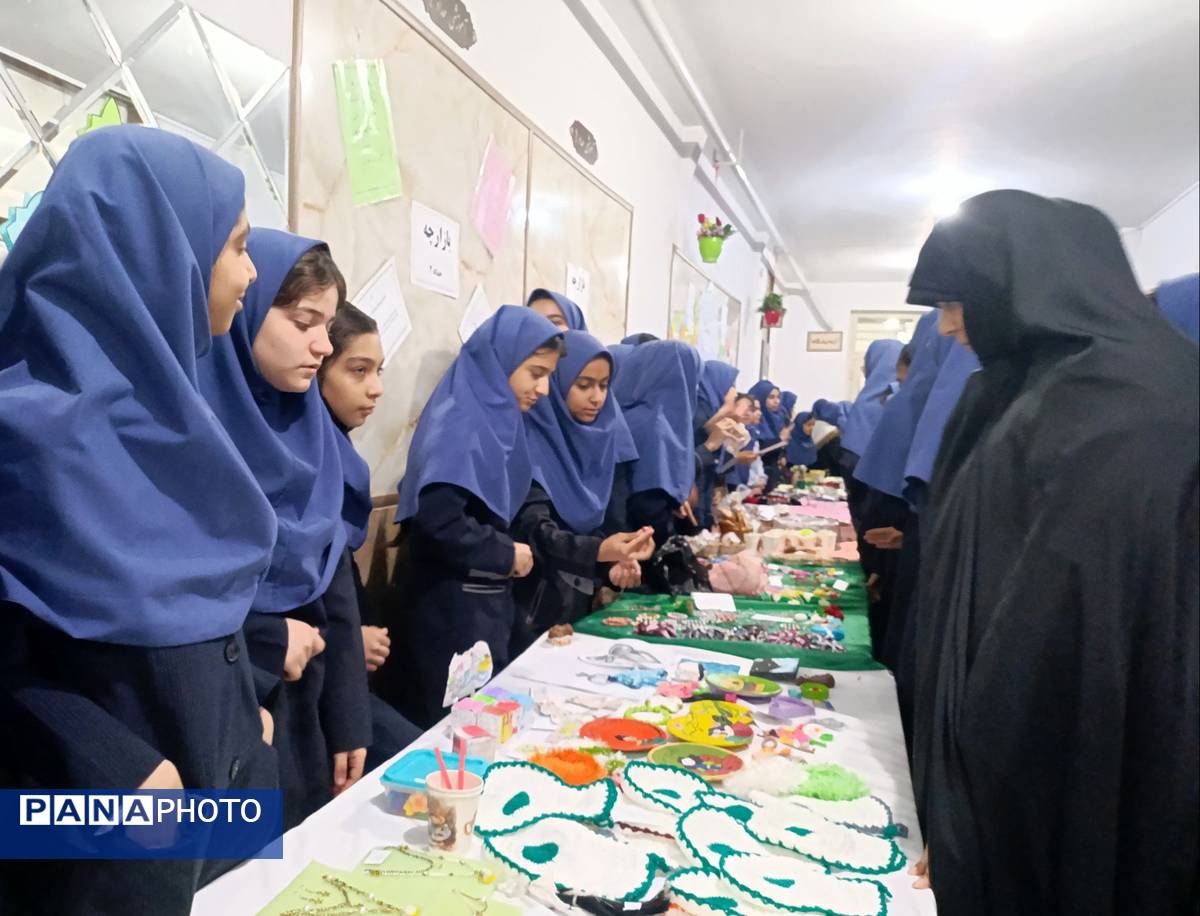 برگزاری بازارچه دانش‌آموزی در دبیرستان دکتر جواد حداد ۲ ناحیه 5
