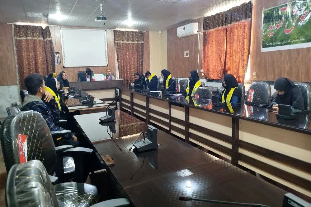 جلسه شورای دانش‌آموزی در منطقه چاروسا