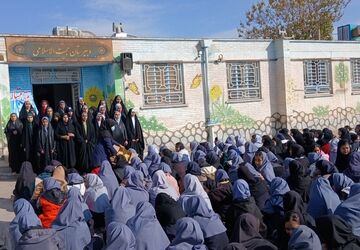 مراسم ولادت حضرت فاطمه زهرا (س) و روز مادر در دبیرستان حجت‌ الاسلامی نیشابور 