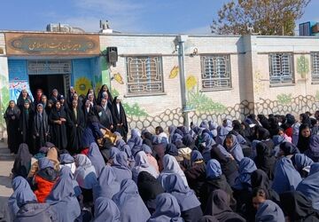 مراسم ولادت حضرت فاطمه زهرا (س) و روز مادر در دبیرستان حجت‌ الاسلامی نیشابور 