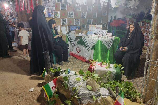 نمایشگاهی برا آشنایی با شهیدان