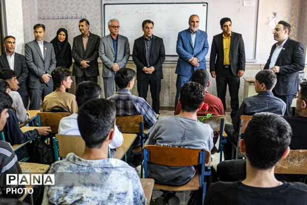 آغاز سال تحصیلی جدید با شور و نشاط دانش‌آموزان