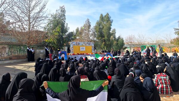 جشن دهه فجر  درمدرسه پاکدل